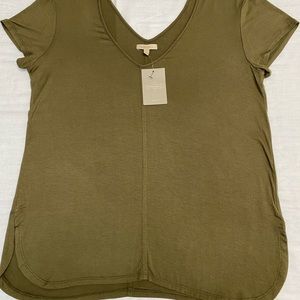 Top NWT Anthropologie Bordeaux Size LG Moss $15